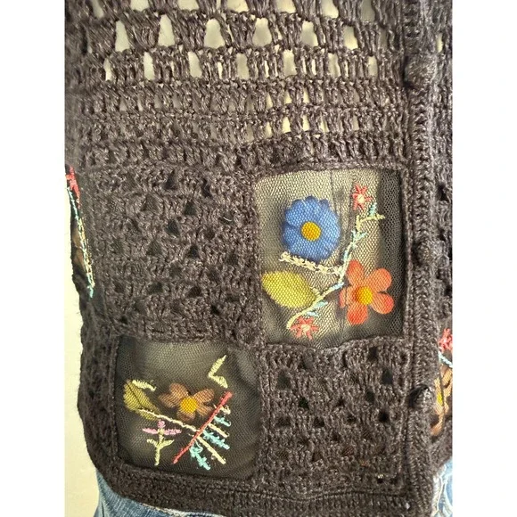 Vintage Black Crochet Short Sleeve Cardigan Floral Embroidered Mesh Cottagecore - Picture 5 of 7